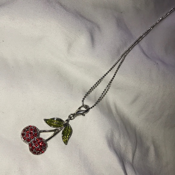 Cherry necklace - Picture 3 of 3